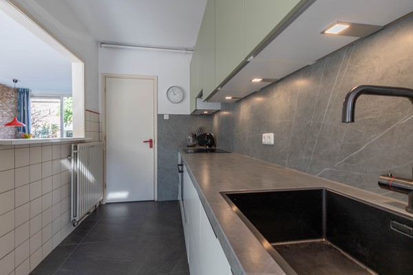 Medium property photo - Anna van Saksenstraat 16, 2351 RL Leiderdorp